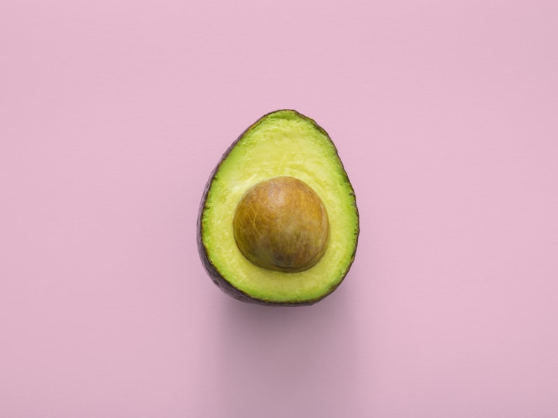 🥑 Aguacate — La Fruta Grasa que Regula Todo